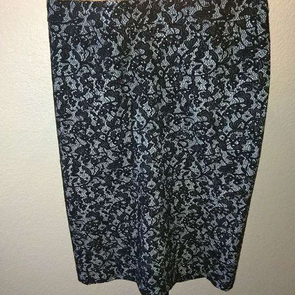 Skirt - Picture 1 of 2